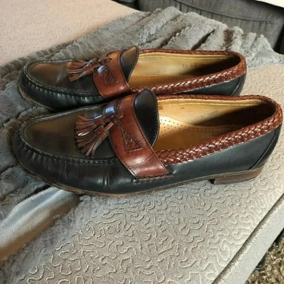 Allen Edmonds Maxfield Tassel Leather Loafers: 11 - Picture 2 of 11